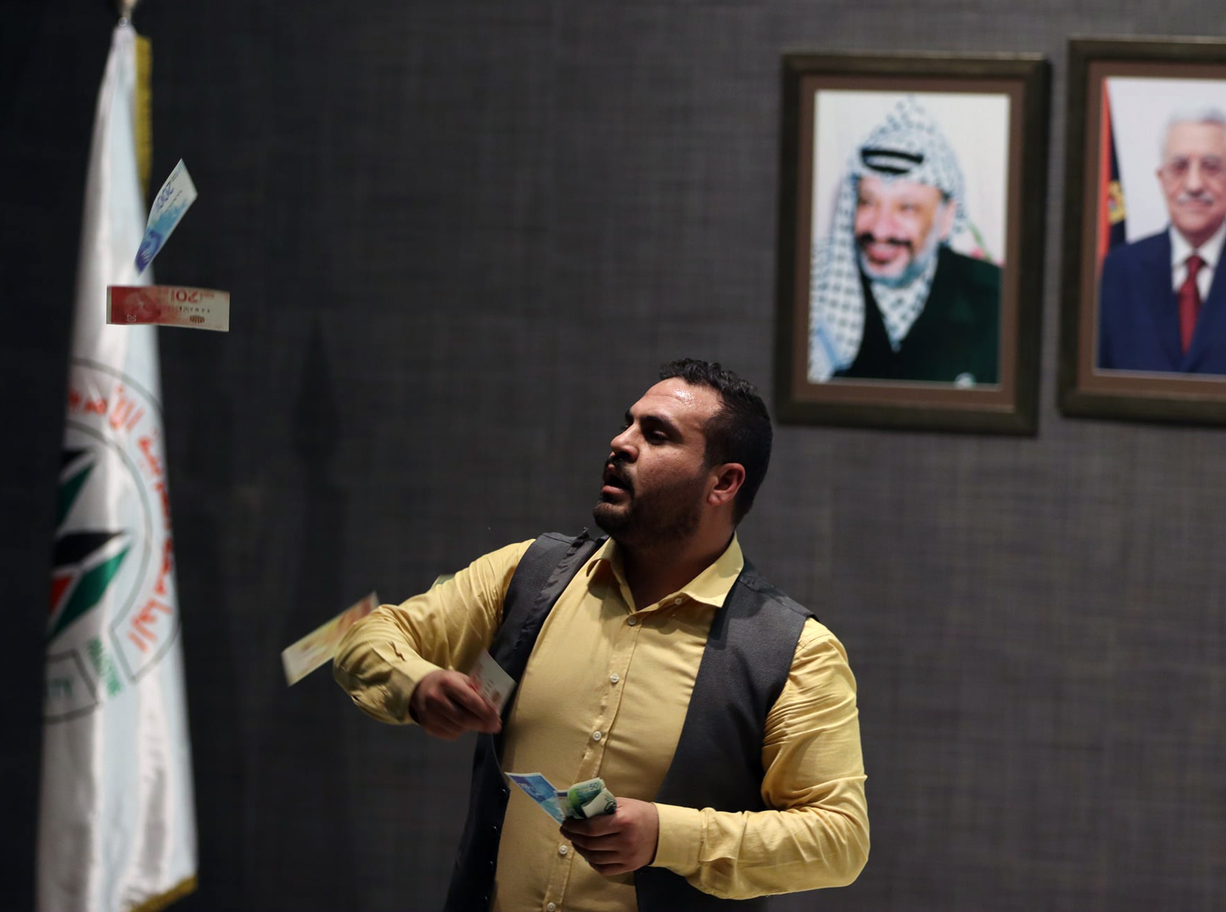 AAUP displays a play called "A'la Al Dawar" for the Palestinian artist Alaa Shihada