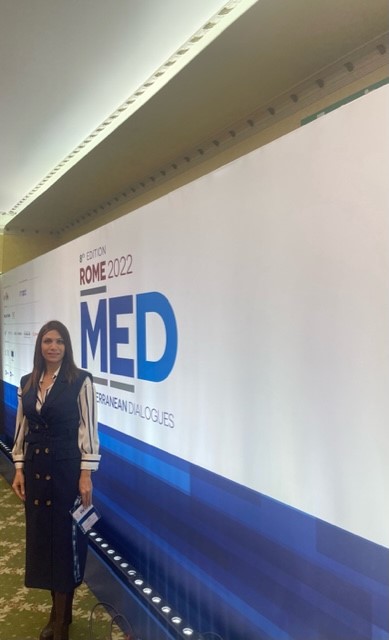 المحاضرة في الجامعة العربية الامريكية الدكتورة دلال عريقات تشارك في مؤتمر حوارات روما المتوسطية 2022