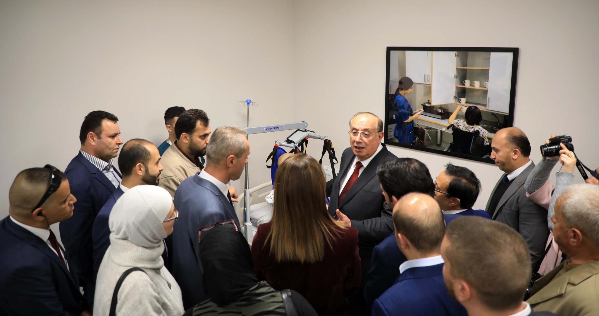 الجامعة تحتفل بافتتاح المجمع الطبي التأهيلي الجامعي الفريد من نوعه على مستوى فلسطين