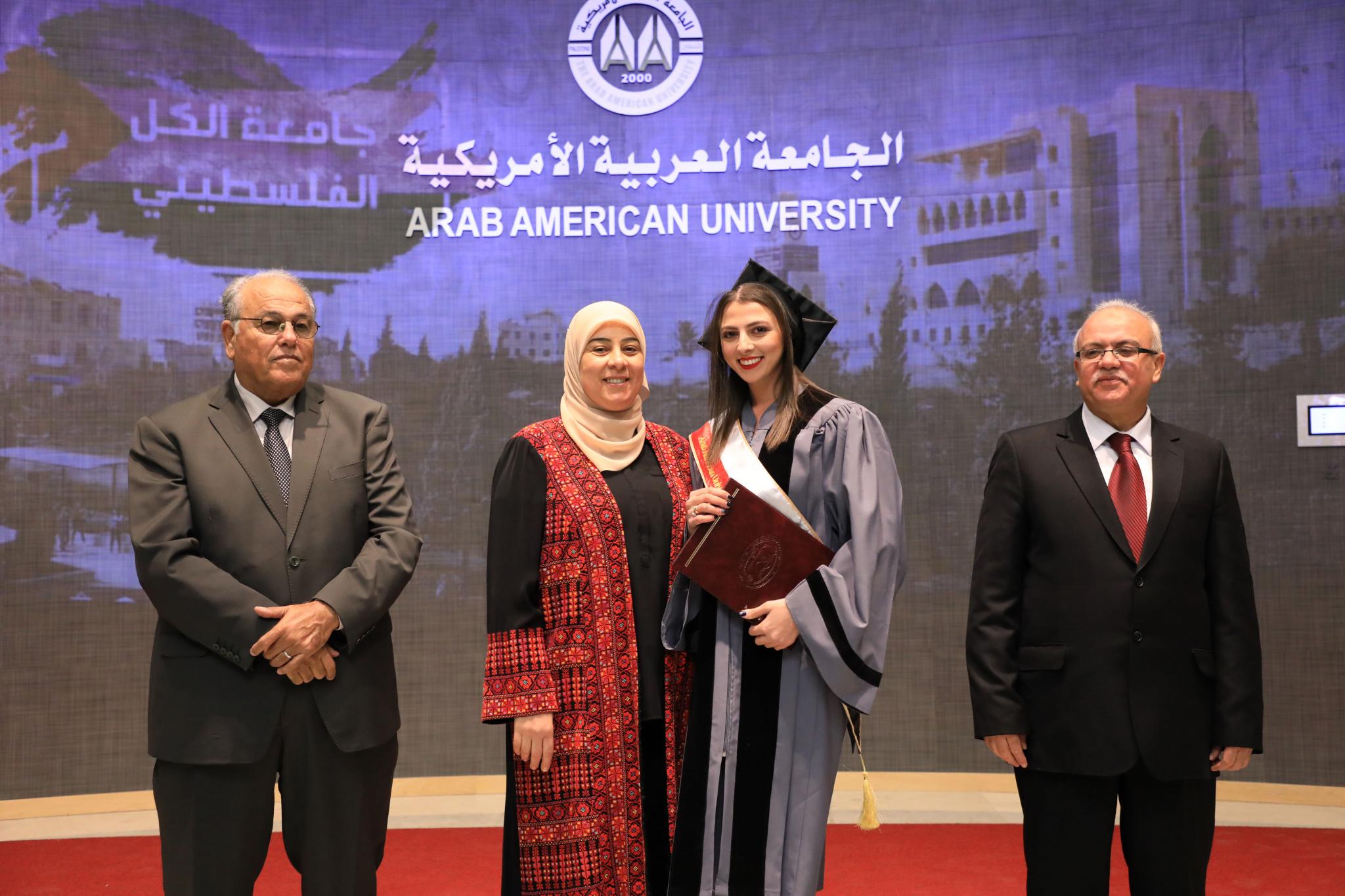 الجامعة تحتفل بتخريج طلبة الدراسات العليا للعام الأكاديمي 2018\2019