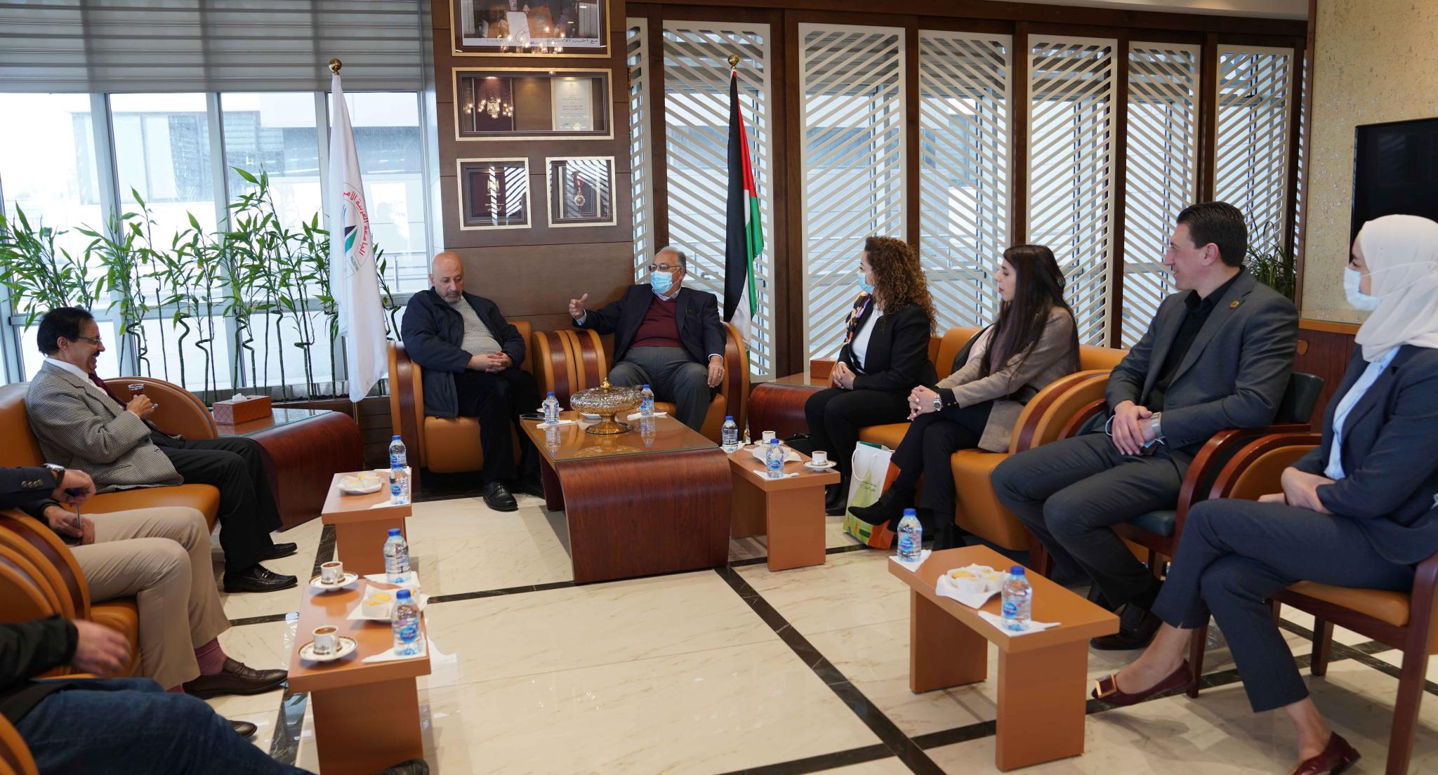 الجامعة ومؤسسة إنجاز فلسطين توقعان مذكرة تفاهم لتعزيز التعاون بين الطرفين 
