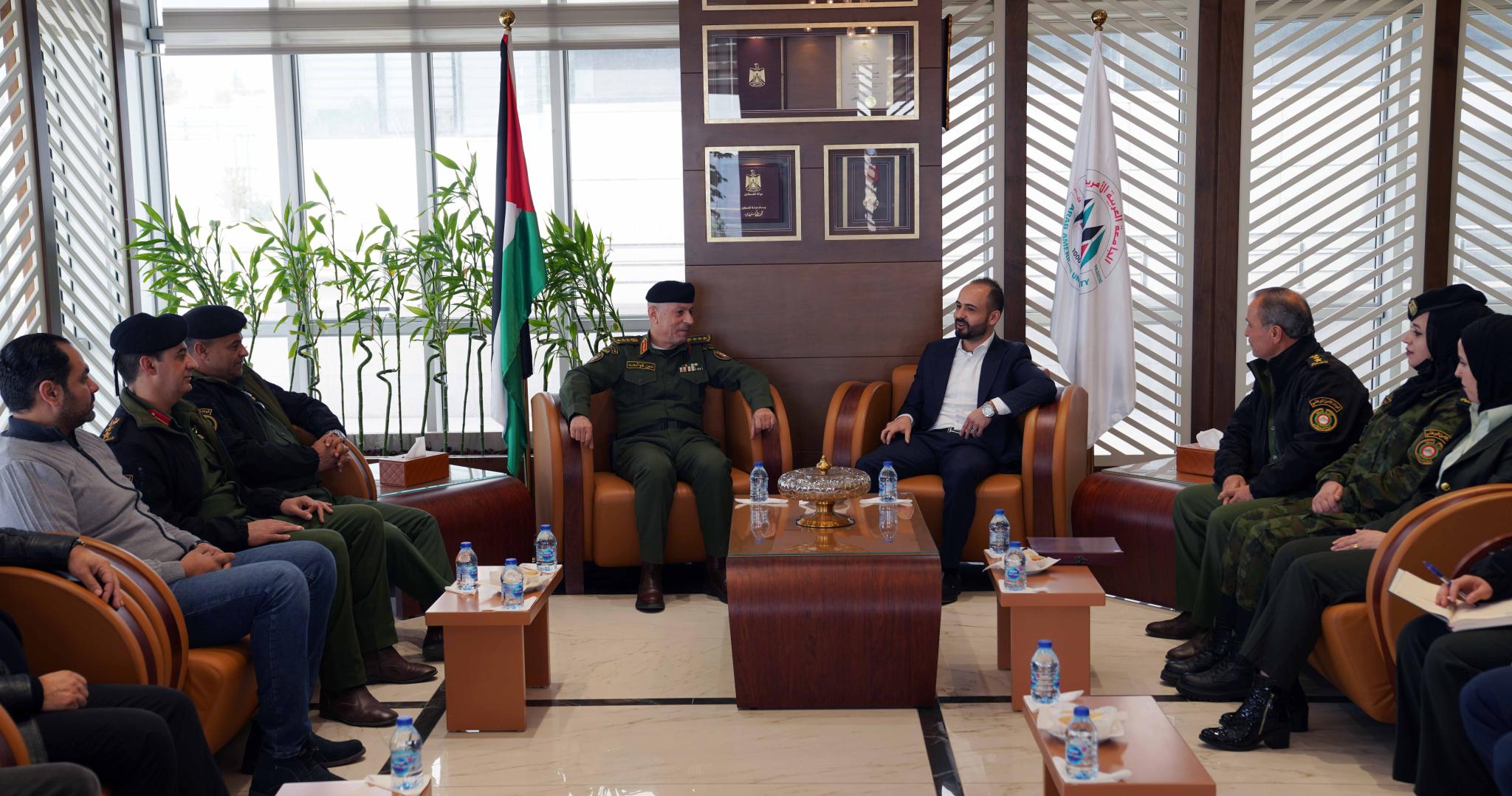 الجامعة العربية الأمريكية وقوات الأمن الوطني  توقعان مذكرة تعاون وتفاهم