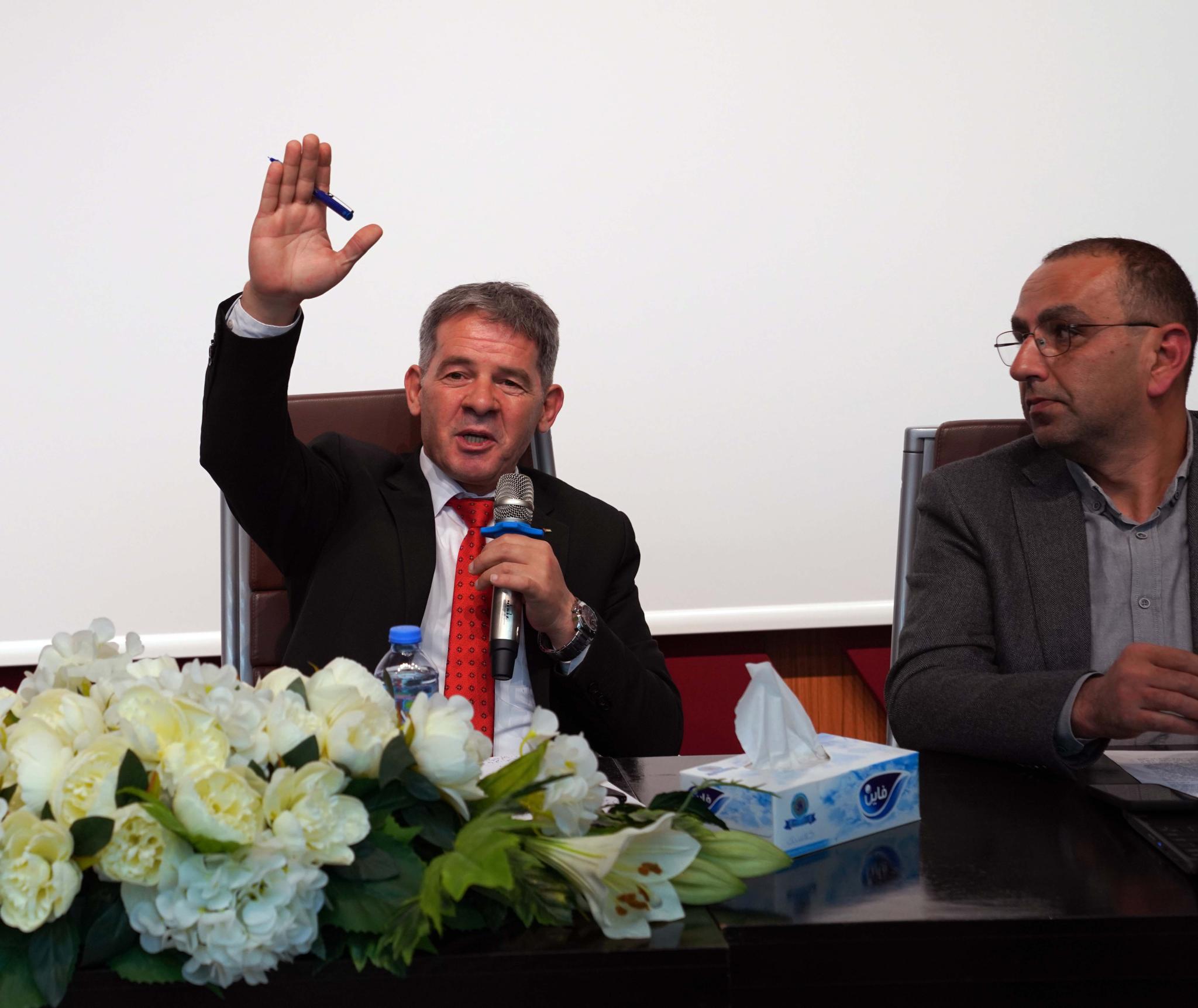 رئيس هيئة مكافحة الفساد رائد رضوان في زيارة للجامعة العربية الأمريكية