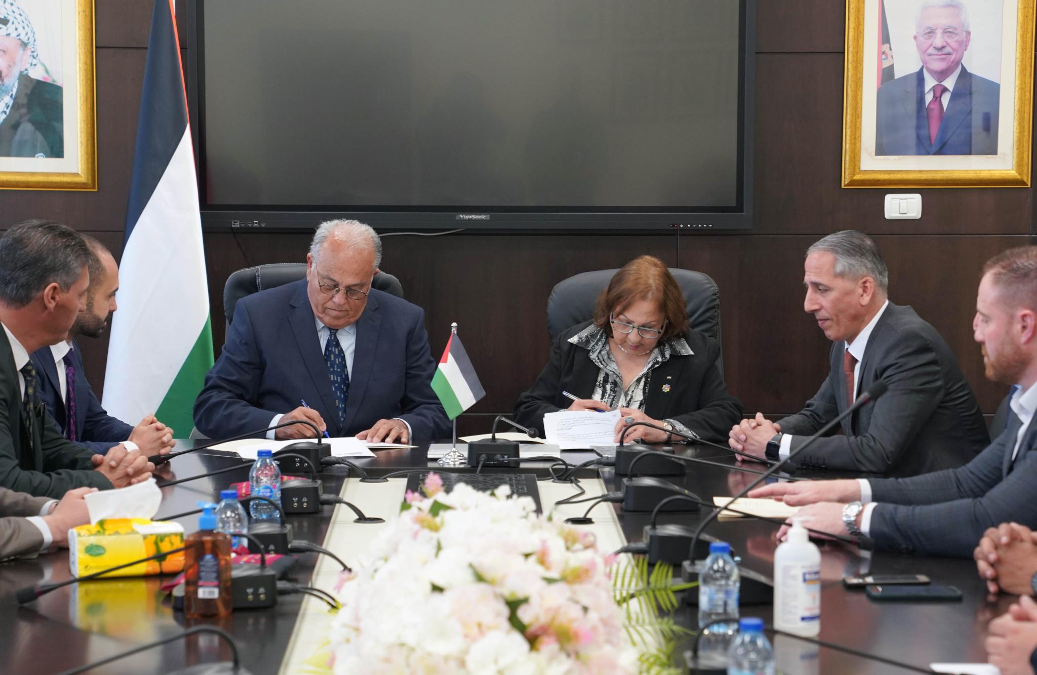 AAUP and the Ministry of Health Sign an Agreement of Cooperation for Training Medical Students