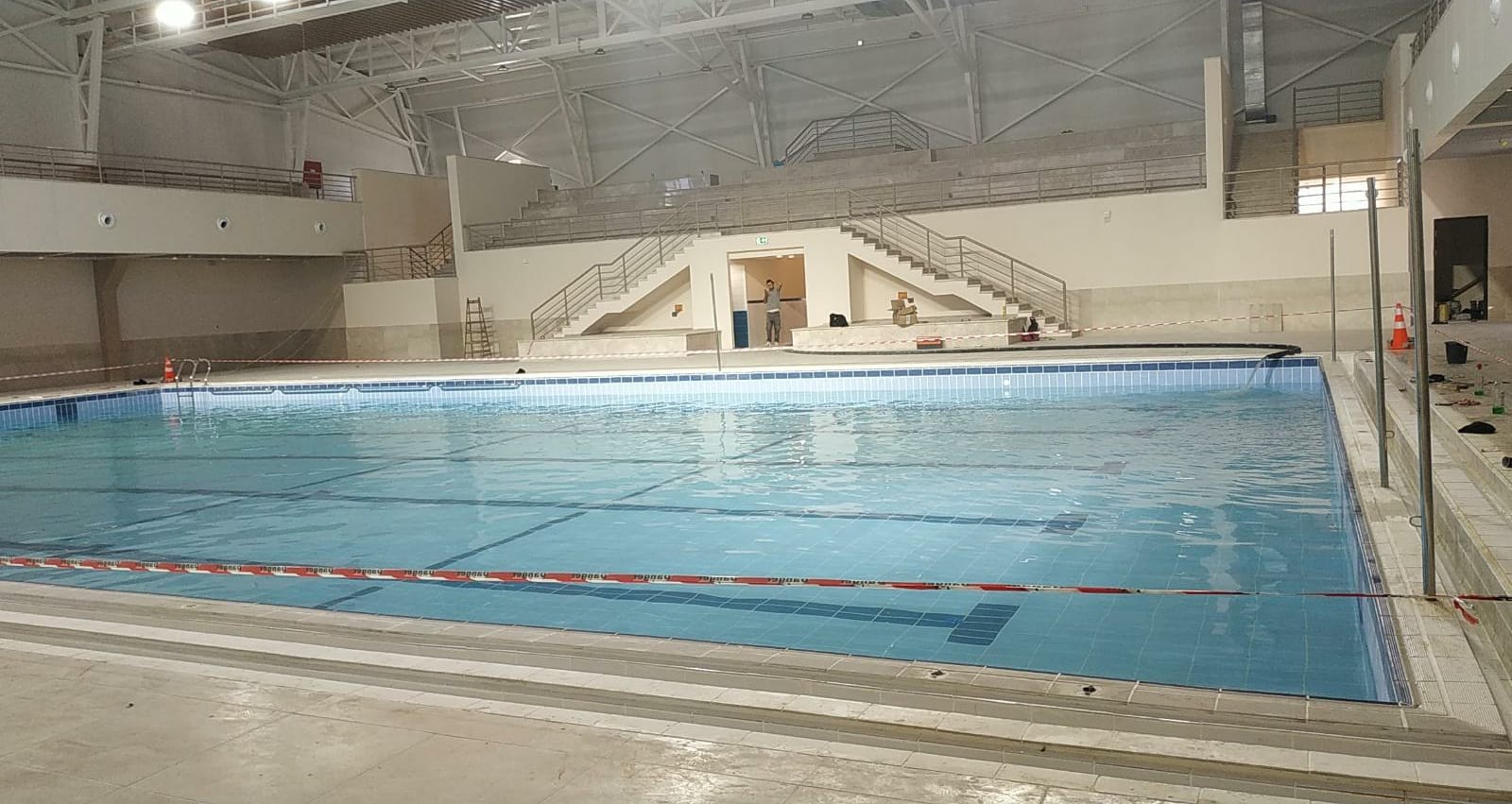 الجامعة تقترب من انتهاء العمل بمشروع المسبح النصف الاولمبي المغلق الاول من نوعه فلسطين