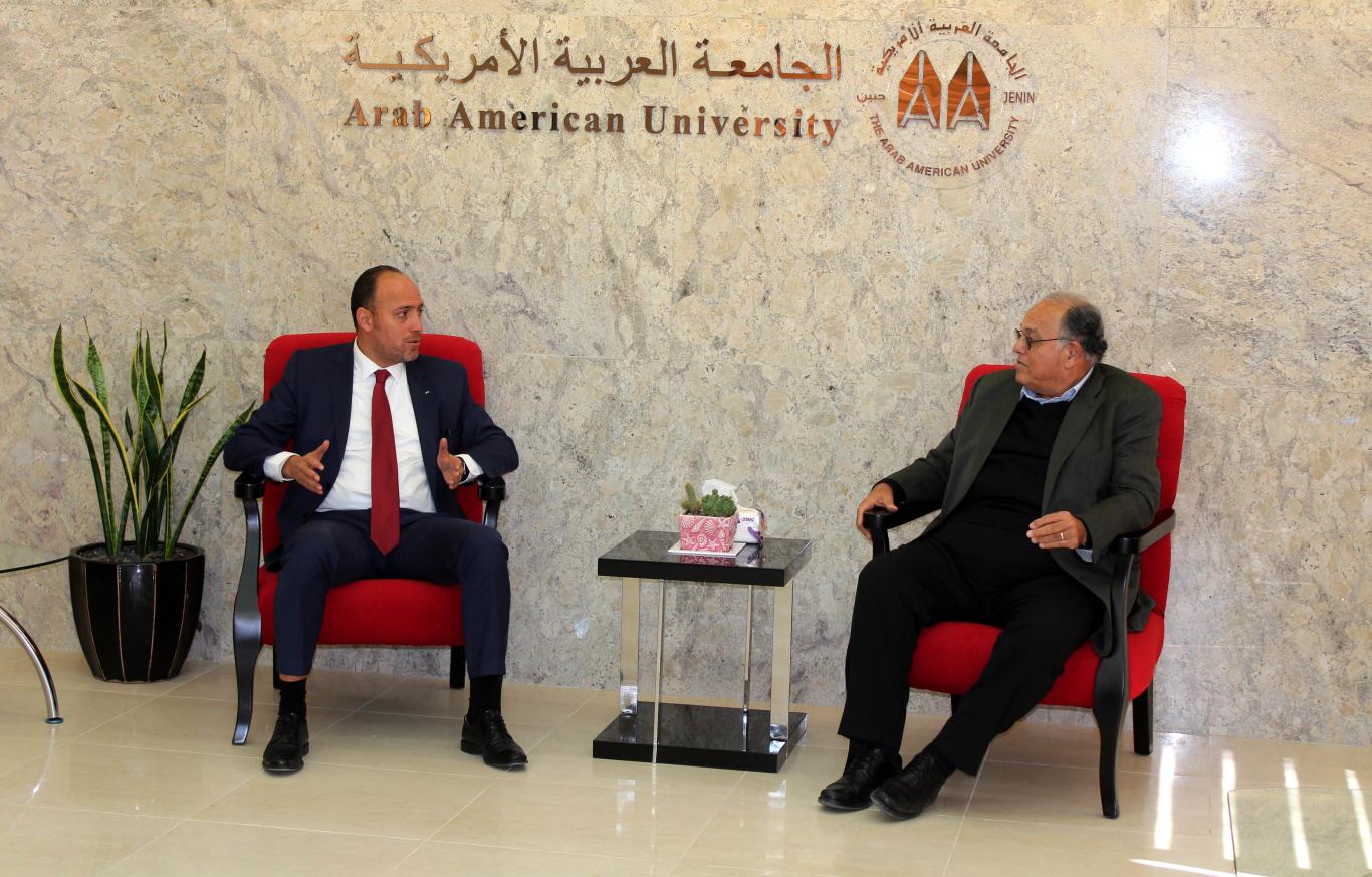 زيارة السفير الفلسطيني لدى الولايات المتحدة الامريكية د. حسام زملط للجامعة