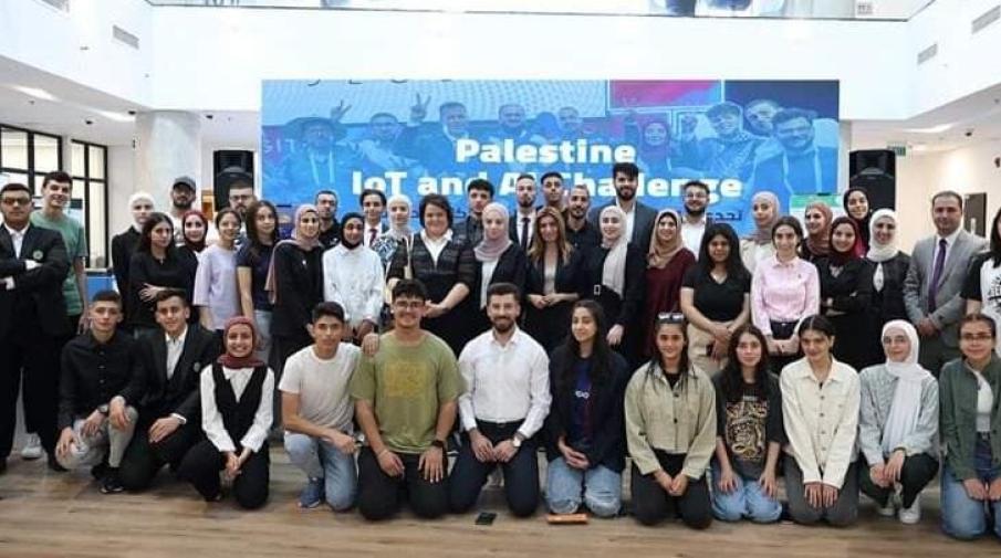 تأهل فريق الجامعة لتمثيل فلسطين في معرض جايتكس العالمي في دبي