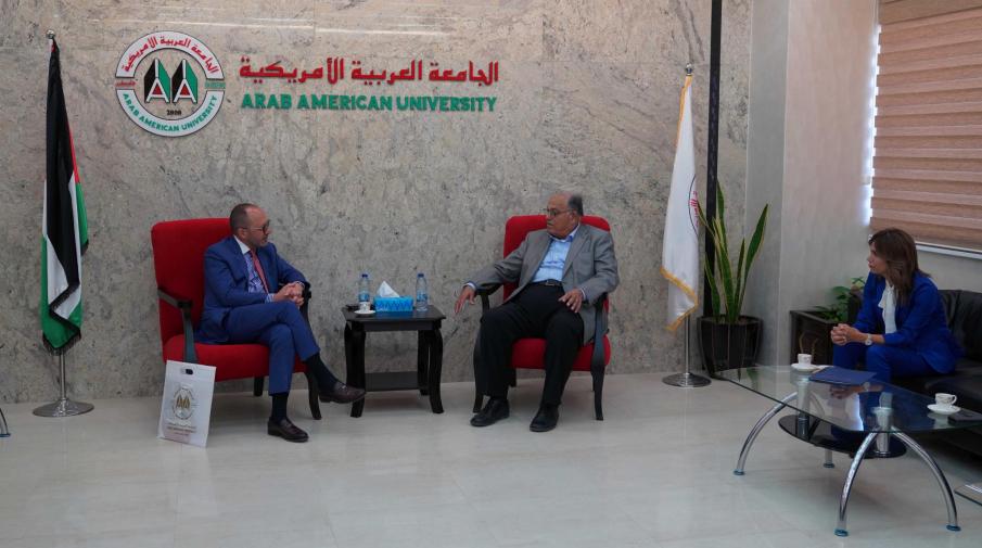 The representative of Mexico in Palestine visits the University