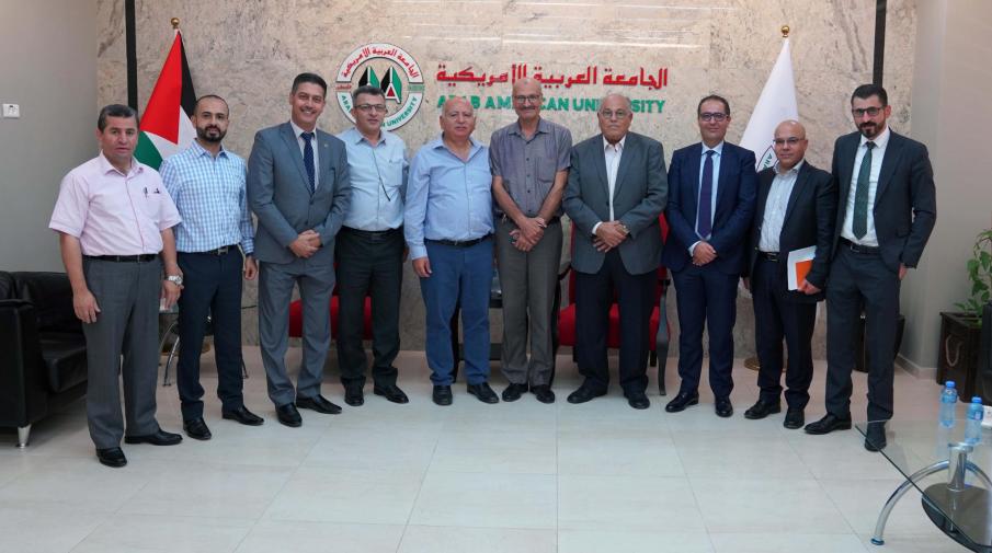 الجامعة تبحث تعزيز التعاون مع وفد مجموعة مستشفيات المجمع الطبي العربي