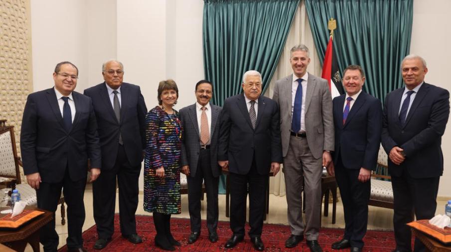 فخامة الرئيس محمود عباس يستقبل وفد من الجامعة العربية الأمريكية وجامعة دندي البريطانية