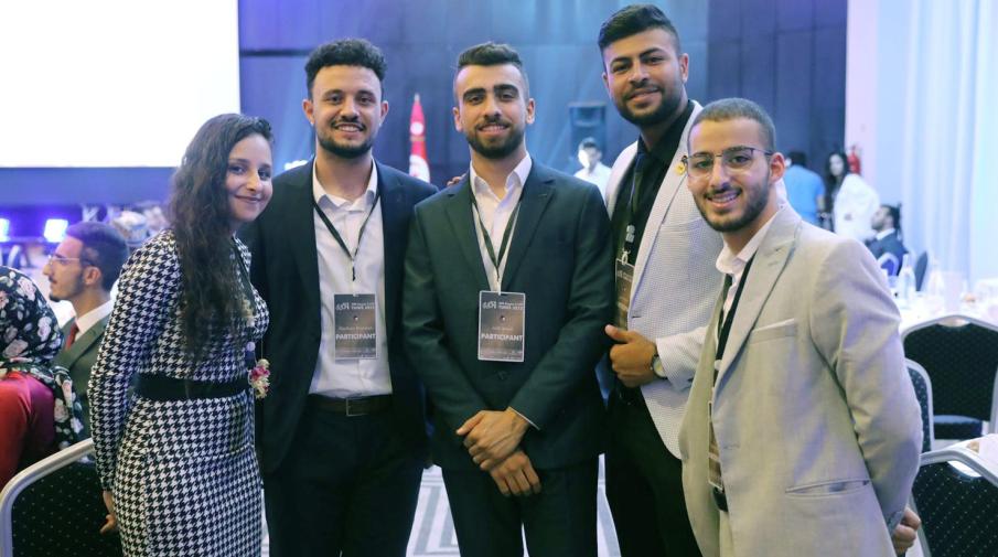 فريقان من طلبة الجامعة يفوزان بالمرتبة الأولى والثالثة في مسابقة نظمت في دولة تونس