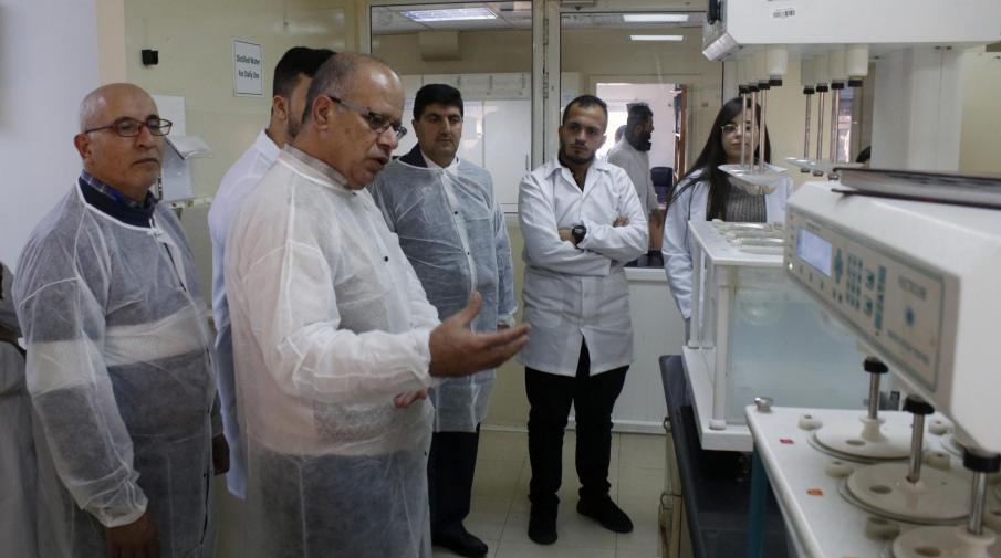 طلبة الصيدلة في الجامعة العربية الامريكية في زيارة لشركة القدس للمستحضرات الطبية برام الله