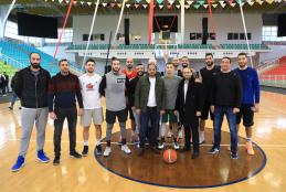 The Palestinian Basketball team with the training crew with Eng. Bara Asfour- the Assistant to the President and Mr. Uday Daraghmeh- the Director of Sports Facilities.