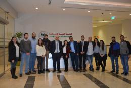 The CEO of the Palestine Exchange presents a lecture to MBA students at the University