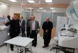 الأمين العام للمجلس الطبي الأردني الدكتور نضال يونس يزور حرم الجامعة في رام الله