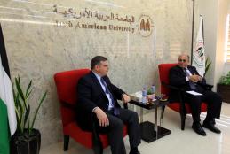 American Consul Visit to University