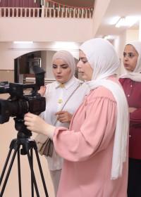طلبة من الجامعة العربية الأمريكية يرصدون قصص الإرادة في مدرسة النور للمكفوفين