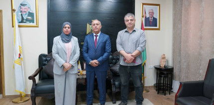وفد من الجامعة العربية الأمريكية يزور محافظ جنين لتهنئته بالسلامة ويبحث تعزيز التعاون المشترك