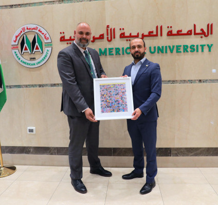 وفدان من بنك القاهرة عمان وشركة اوريدو في زيارة للجامعة العربية الأمريكية حرم رام الله