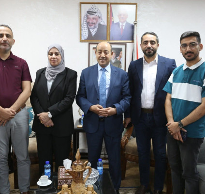 وفد من الجامعة العربية الأمريكية في زيارة لرئيس المدرسة الوطنية الفلسطينية للإدارة والتدريب