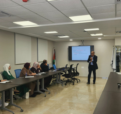 كلية الصيدلة في الجامعة العربية الأمريكية تنظّم ورشة تدريبية حول إعداد أسئلة الاختيار من متعدد وفق المعايير الأكاديمية