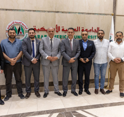 الجامعة العربية الأمريكية تستقبل وفدًا من وكالة بيت مال القدس لبحث مشروع تزويد جرحى غزة بالأطراف الصناعية