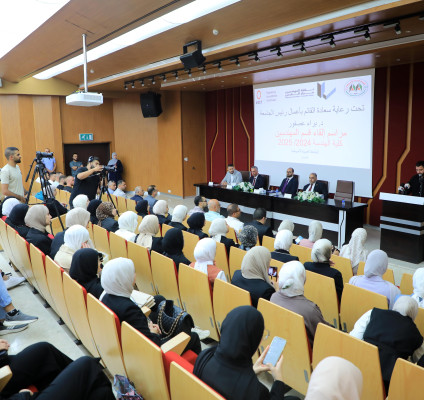 طلبة كلية الهندسة في الجامعة العربية الأمريكية يؤدون قسم المهنة
