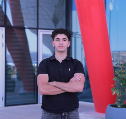 طالب من الجامعة العربية الأمريكية يبتكر منصة "جامعتك" لخدمة طلبة الجامعات الفلسطينية
