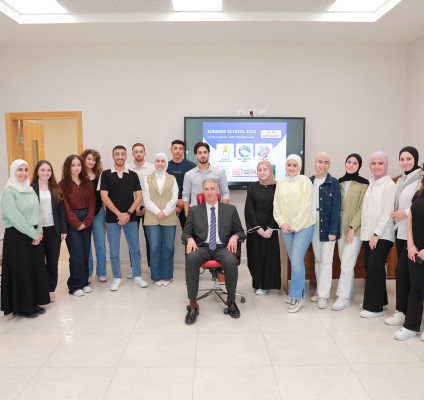 الجامعة العربية الأمريكية تنظم مدرسة صيفية متخصصة في المهارات الطبية والمهنية لطلبة الطب
