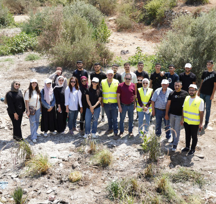 طلبة الجامعة العربية الأمريكية يشاركون في نشاط بيئي توعوي ضمن مشروع AGRIMAR