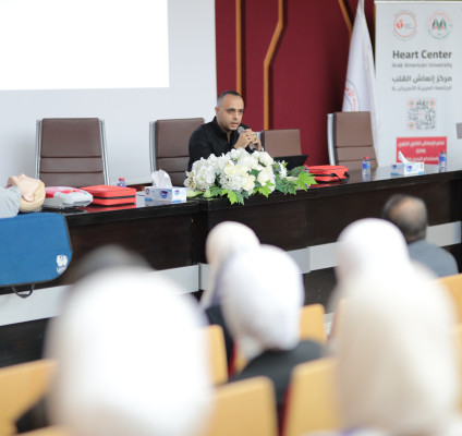 الجامعة العربية الأمريكية تُطلق مبادرة بتركيب أجهزة مُزيل الرجفان القلبي الآلي (AED) في مواقع استراتيجية داخل الحرم
