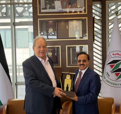 رئيس مجلس إدارة الجامعة العربية الأمريكية يستقبل رئيس المجلس الوطني السيد روحي فتوح