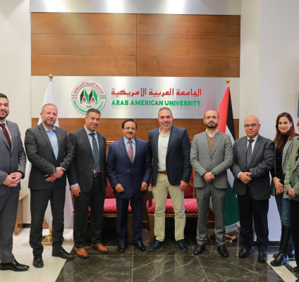 وفد من مجموعة النبالي والفارس القابضة في زيارة للجامعة العربية الأمريكية لبحث آفاق التعاون المشترك