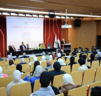 كلية التمريض في الجامعة تحي اليوم العربي للتمريض والقبالة بفعالية تحت عنوان "مهارات الاتصال والتواصل"