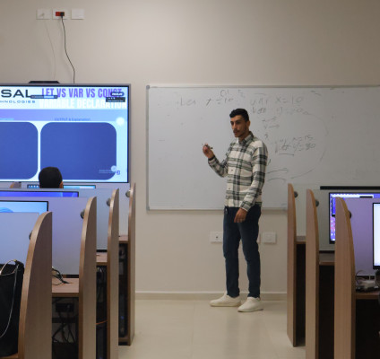 قسم هندسة أنظمة الحاسوب في الجامعة ينظم تدريباً لطلبة مساق "برمجة الإنترنت Web Programming"