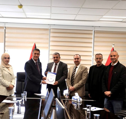 الجامعة العربية الأمريكية تعرض النتائج النهائية لدراسة حول واقع وآفاق التحول الرقمي في وزارة الحكم المحلي