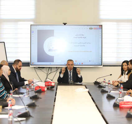 طلبة الكلية المتوسطة في الجامعة العربية الأمريكية يزورون هيئة مكافحة الفساد لتعزيز الوعي بقيم النزاهة والشفافية