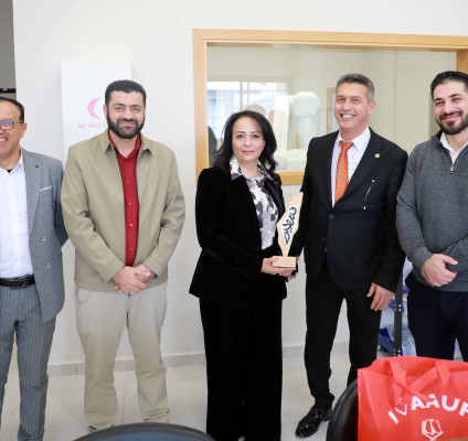 وزيرة التنمية الاجتماعية في زيارة لمصنع الأطراف الصناعية في الجامعة العربية الأمريكية