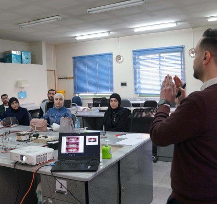 كلية طب الأسنان في الجامعة تنظّم دورة متقدمة حول استخدامات الليزر في طب الأسنان