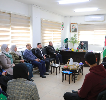 وفد من الجامعة العربية الأمريكية يزور مديرية تربية بيرزيت ويؤكد استمرار التعاون المشترك