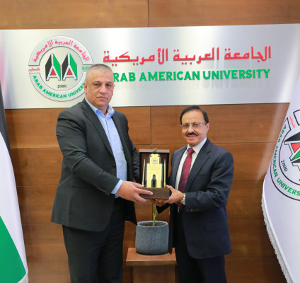 الجامعة العربية الأمريكية تستقبل رئيس جهاز الارتباط العسكري الفلسطيني وتبحث سبل التعاون