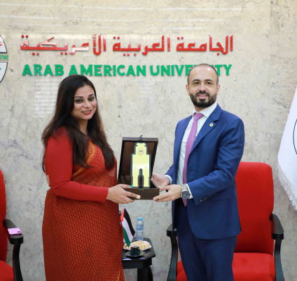 الجامعة العربية الأمريكية تستقبل سفيرة جمهورية الهند لبحث تعزيز التعاون الأكاديمي والثقافي