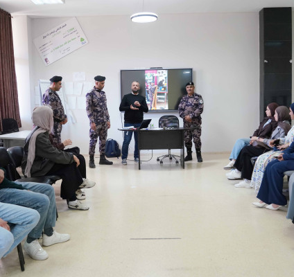 الجامعة العربية الأمريكية تكرم المشاركين في دورة “المستجيب الأول” بالتعاون مع الدفاع المدني
