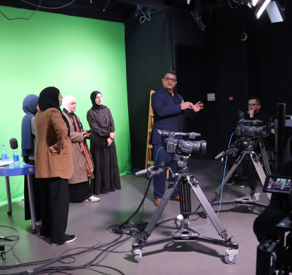 الجامعة العربية الأمريكية تستضيف فريق الشركة الطلابية VITASALT من مدرسة سيلة الظهر الصناعية