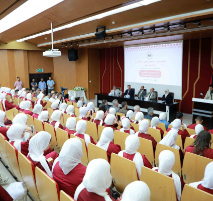 رئيس الجامعة العربية الأمريكية يعلن إطلاق برنامج البكالوريوس في الرعاية التنفسية خلال حفل أداء قسم المهنة لطلبة التمريض