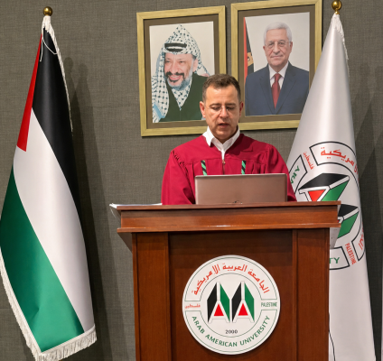 الباحث سالم البحيصي يناقش رسالة ماجستير في إدارة الجودة في المؤسسات الصحية