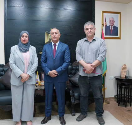وفد من الجامعة العربية الأمريكية يزور محافظ جنين لتهنئته بالسلامة ويبحث تعزيز التعاون المشترك