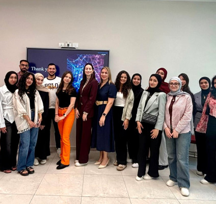 الجامعة العربية الأمريكية برام الله تستضيف خبيرة في الموارد البشرية لتعزيز الربط بين المعرفة الأكاديمية ومتطلبات سوق العمل