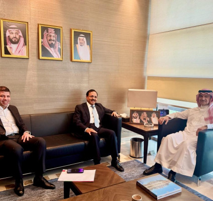 رئيس مجلس الإدارة الدكتور يوسف عصفور  يبحث مع سمو الأمير منصور بن خالد بن فرحان آل سعود آفاق التعاون المشترك