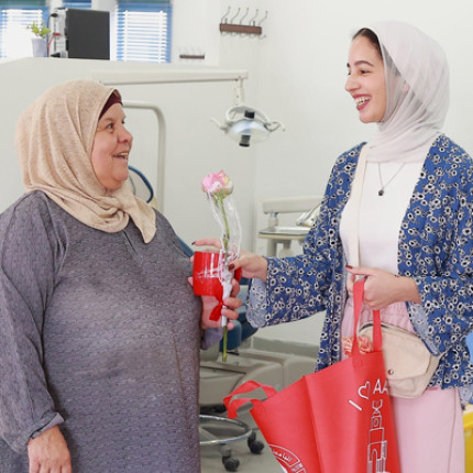 فريق دعم الطالب يكرم عمال الجامعة بمناسبة يوم العمال